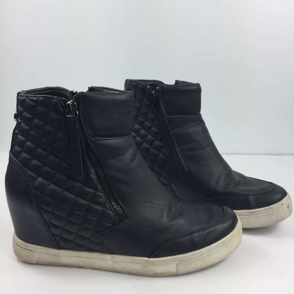Steve Madden Shoes - STEVE MADDEN Black Sneakers Size 10